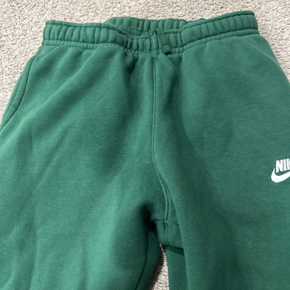 Nike Sportswear Club Fleece Tapered Joggers Green BV2737-341 Men’s Small - Picture 2 of 4